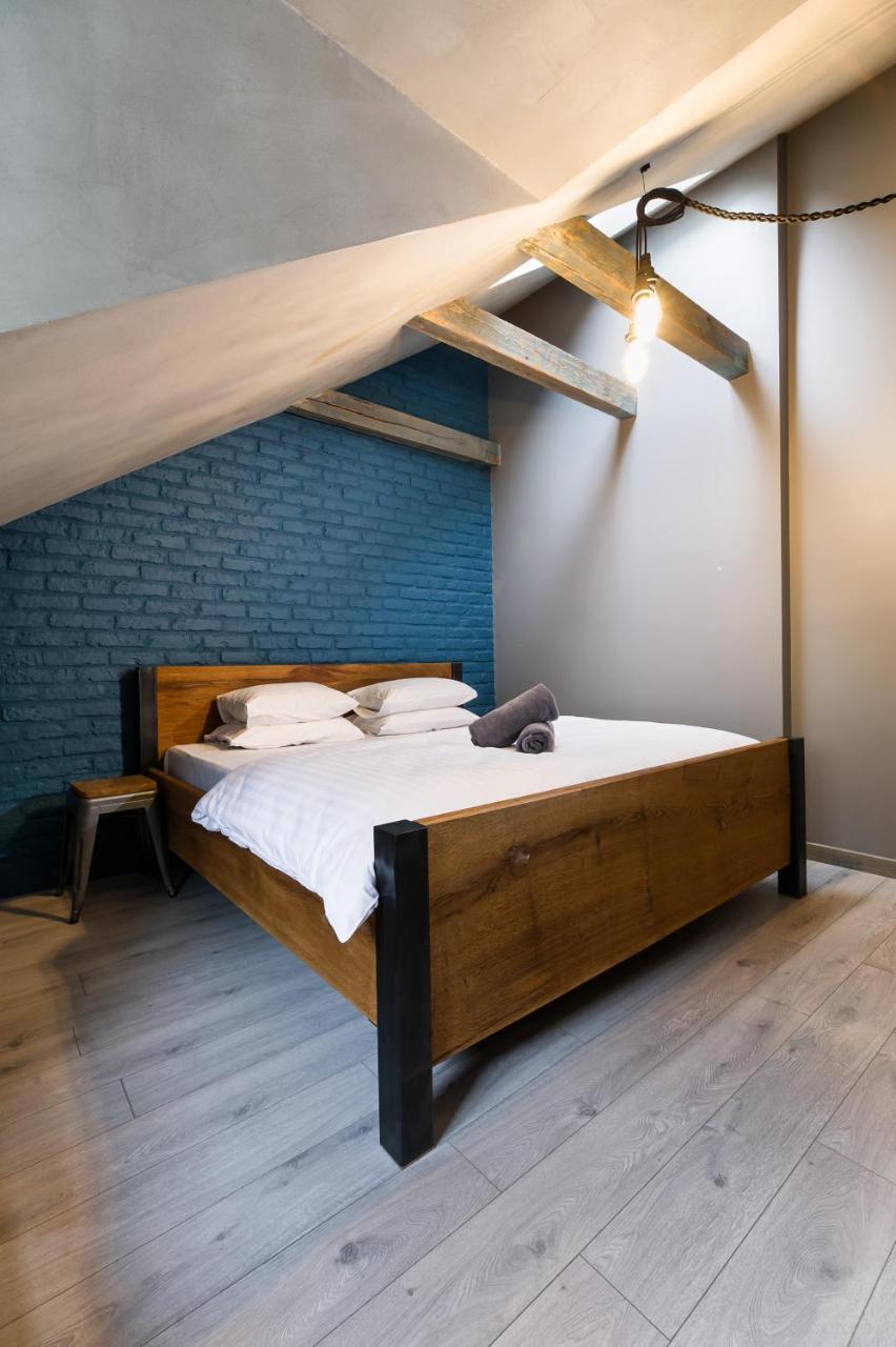 Wicked Weasel Hostel Riga Bagian luar foto