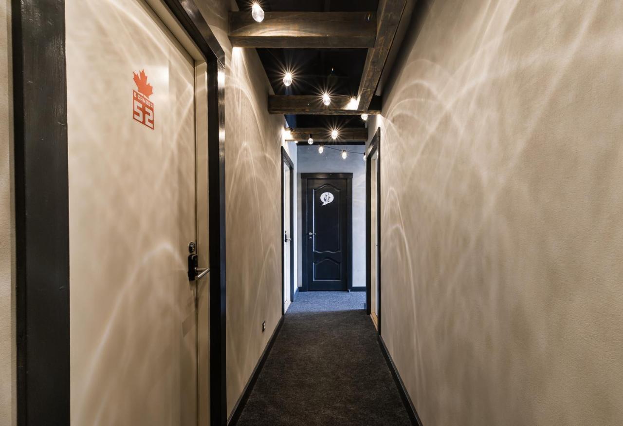 Wicked Weasel Hostel Riga Bagian luar foto