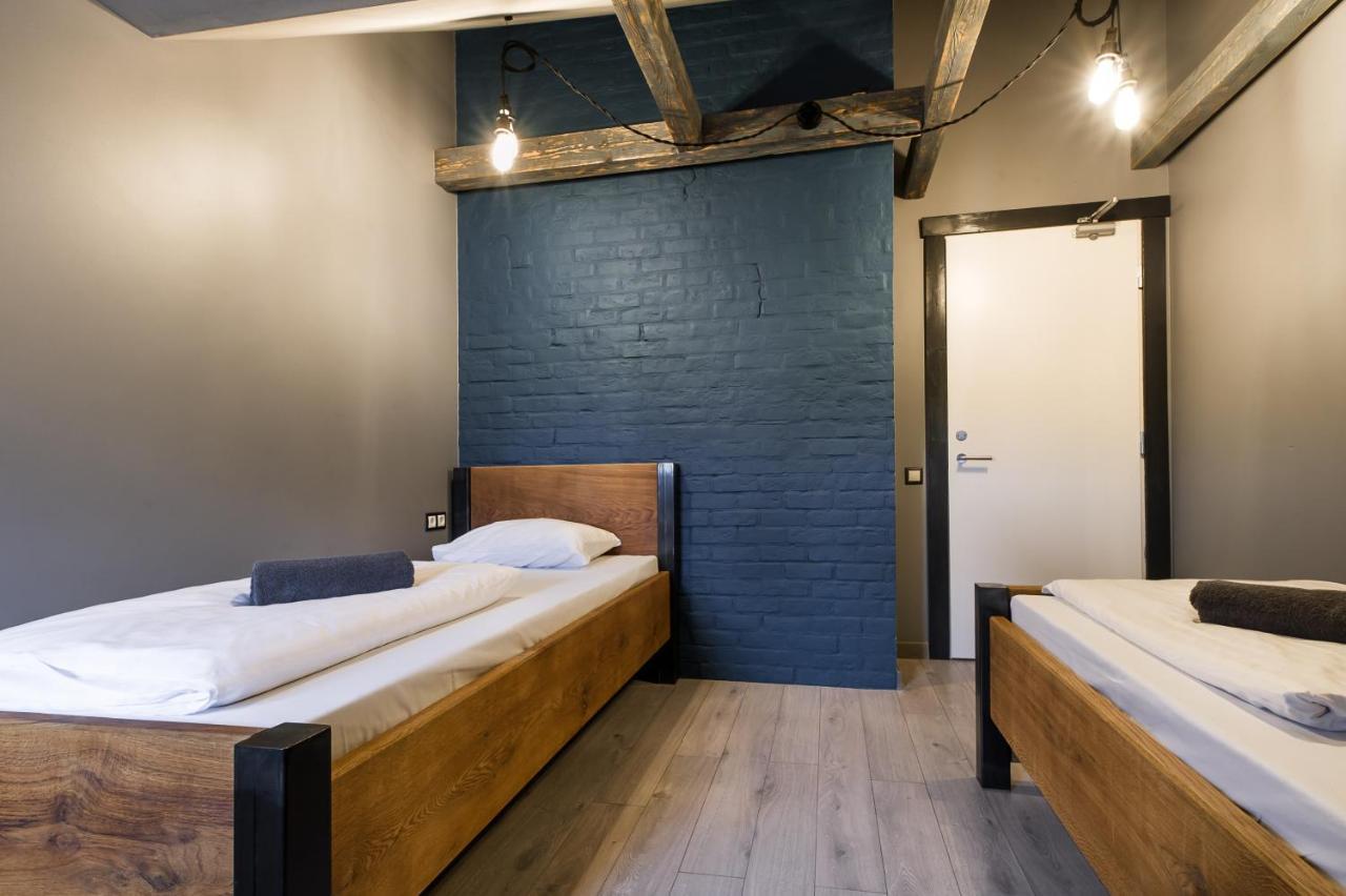 Wicked Weasel Hostel Riga Bagian luar foto