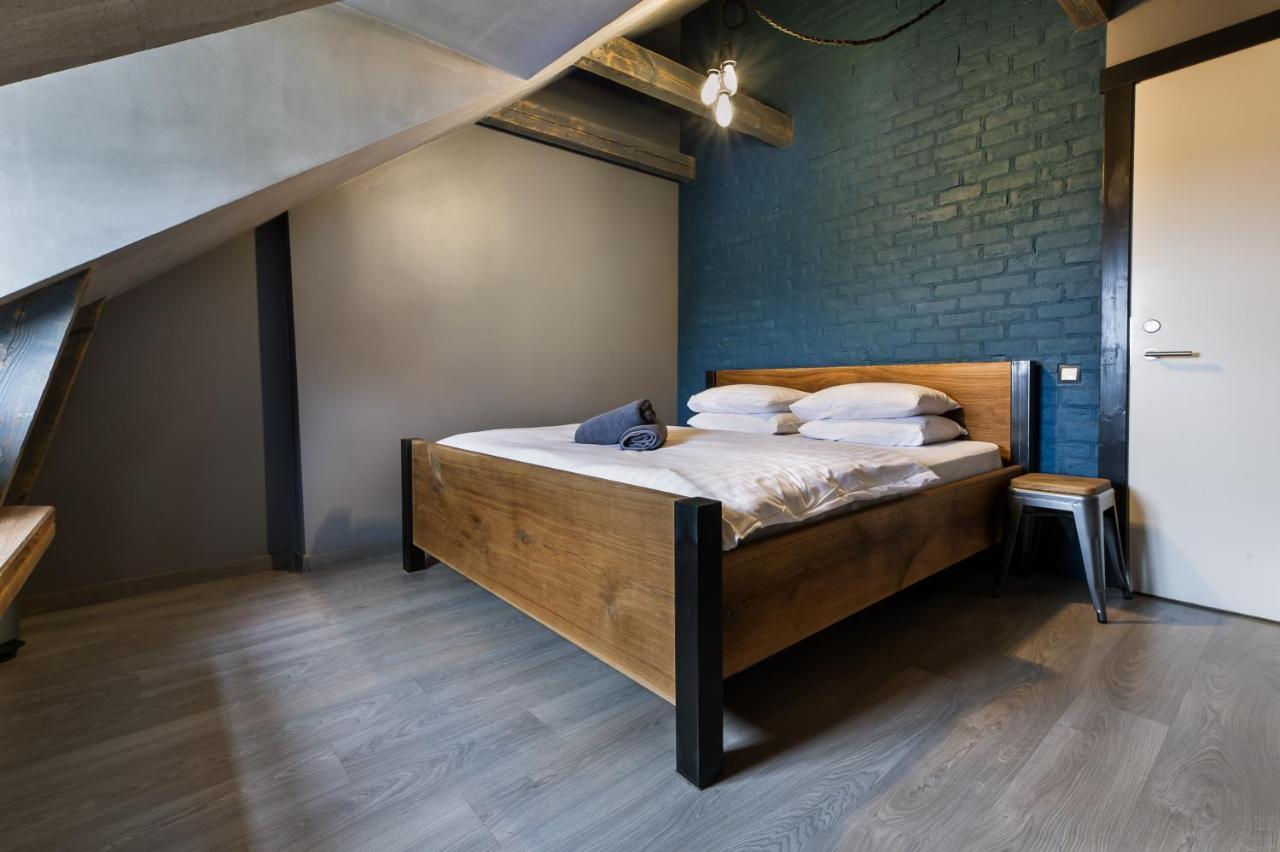 Wicked Weasel Hostel Riga Bagian luar foto