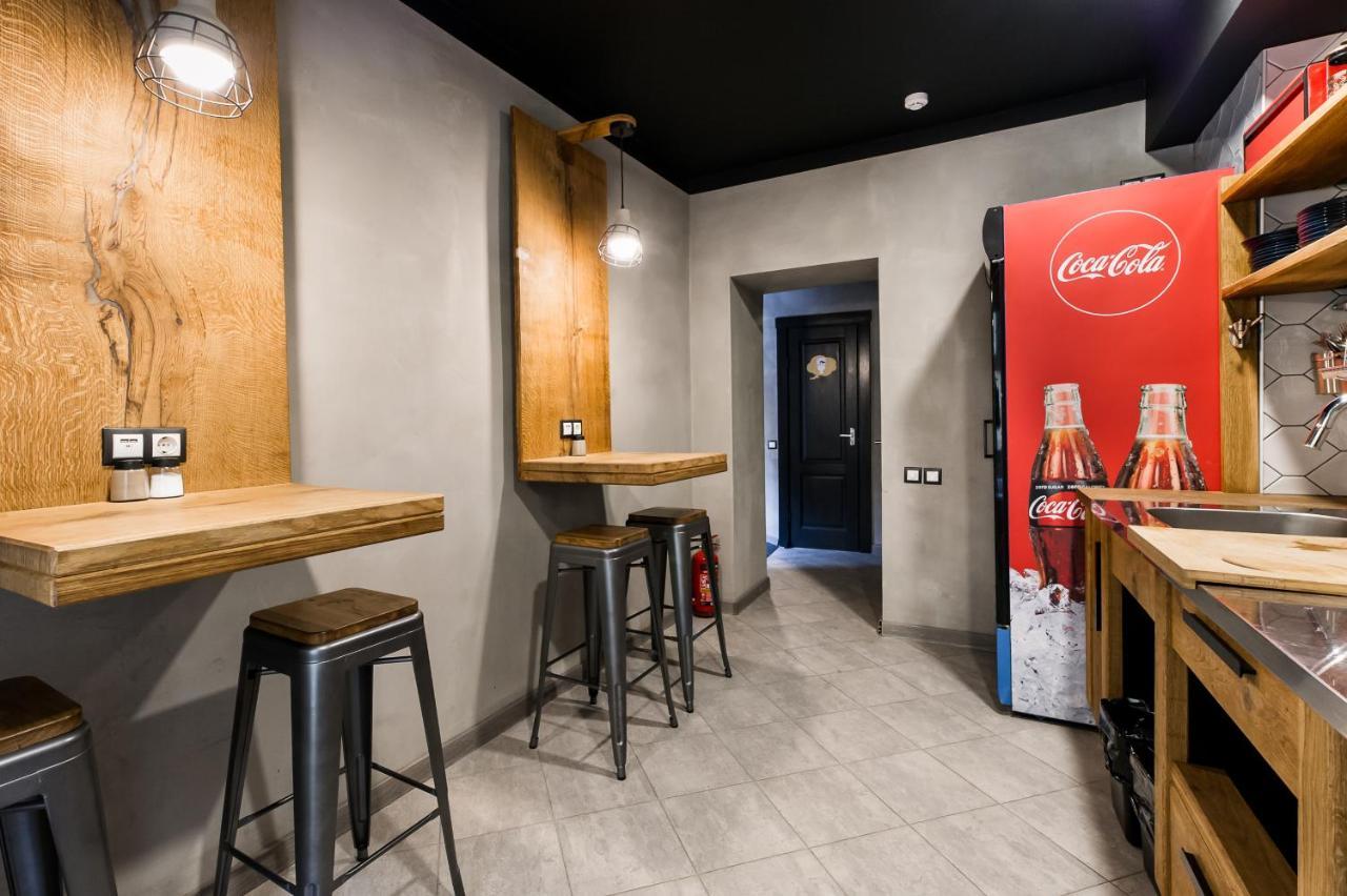 Wicked Weasel Hostel Riga Bagian luar foto